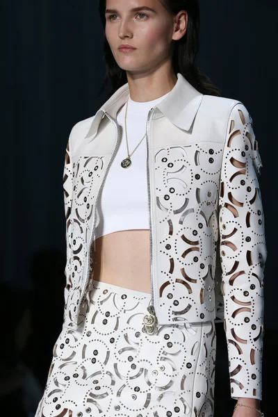 Look 46